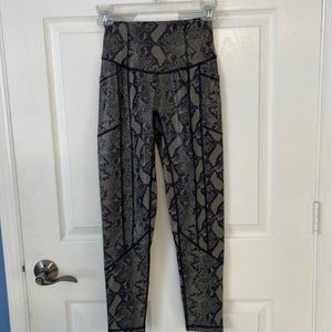 NWOT Til You Collapse leggings Sz. XS